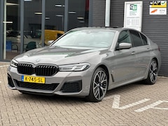 BMW 5-serie - 530e High Executive/M-PAKKET/LED/PANO-DAK/CAMERA/NL-AUTO NAP