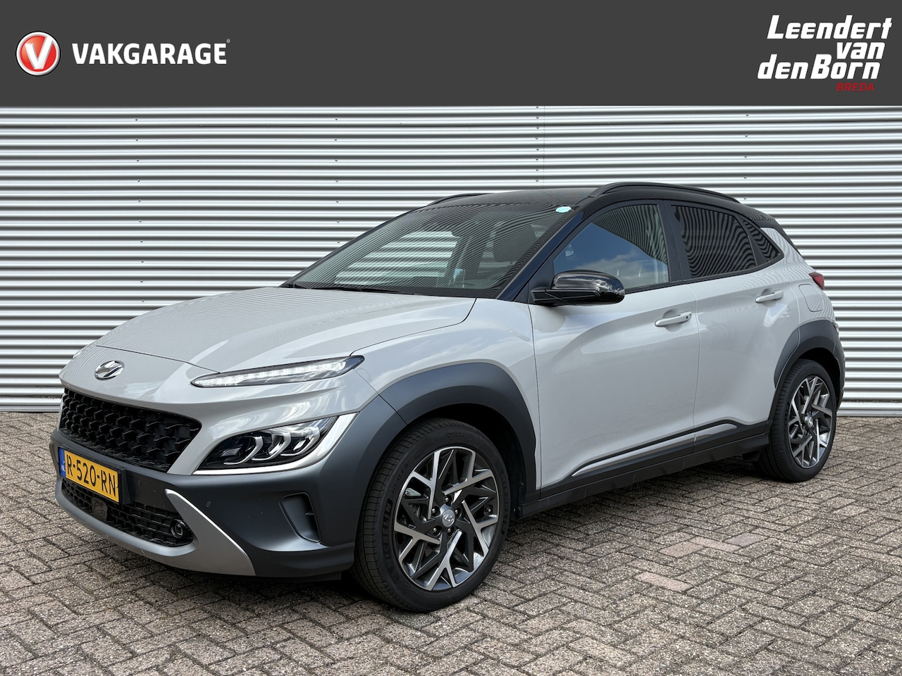 Hyundai Kona - 1.6 GDI HEV Premium AUTOMAAT | Trekhaak | Navigatie | Camera | Stoelverkoeling en verwarmi - AutoWereld.nl