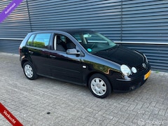 Volkswagen Polo - 1.4-16V Highline AUTOMAAT Lage Km NW Apk LM Velgen Apple CarPlay 4 Electrisch ramen Nette