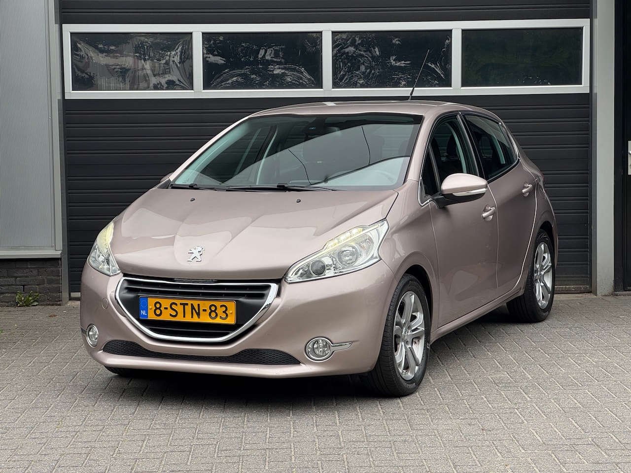 Peugeot 208 - 1.6 VTi Allure Vol Automaat, Navi, Climate Control, NAP - AutoWereld.nl
