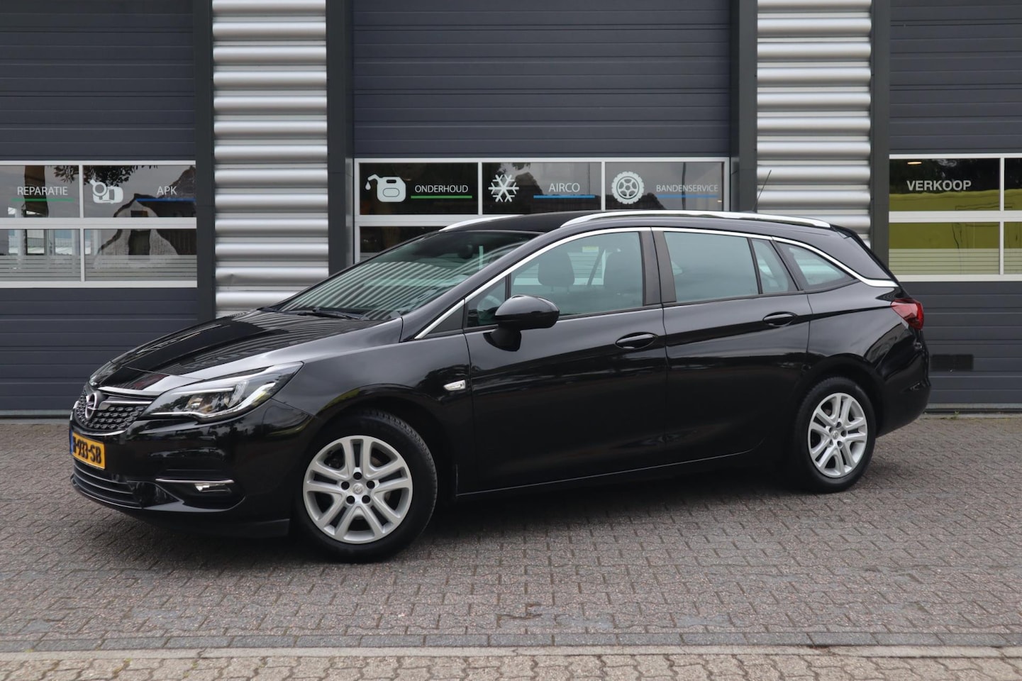 Opel Astra Sports Tourer - 1.2 Launch Edition 1.2 Launch Edition - AutoWereld.nl
