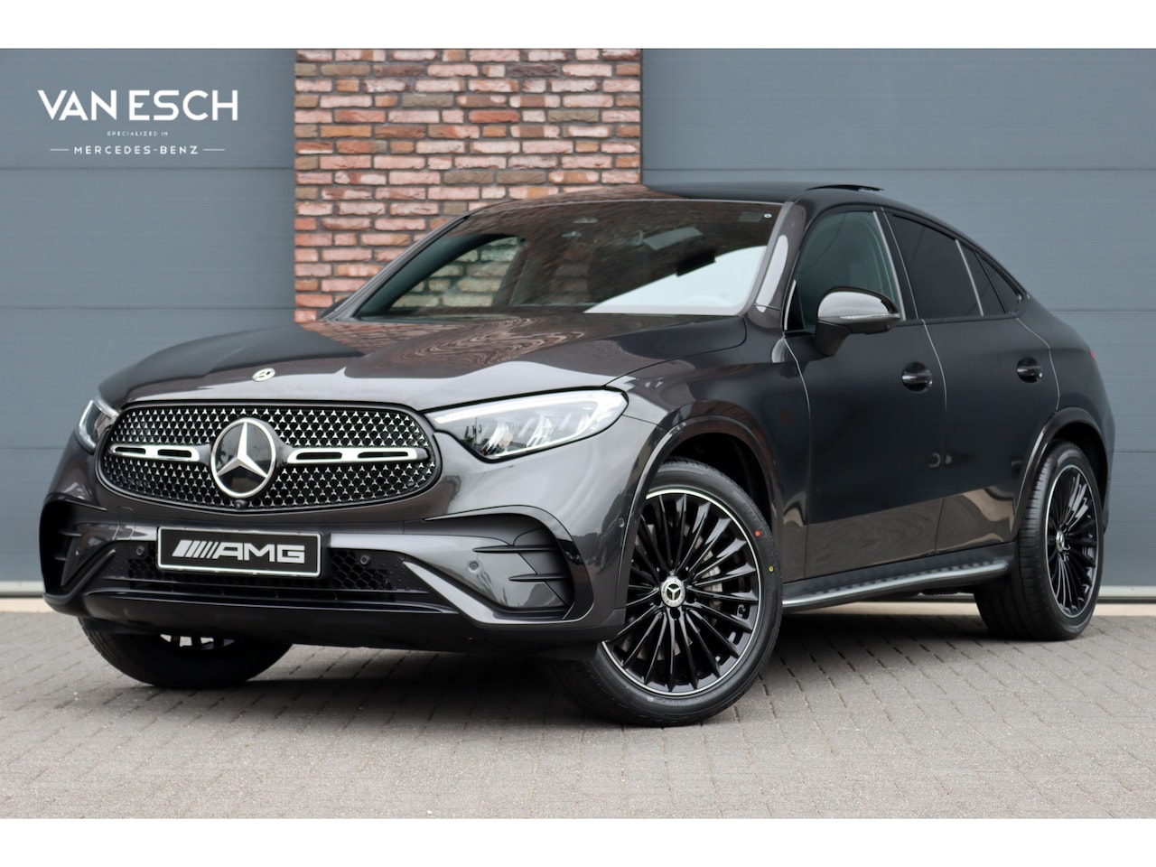 Mercedes-Benz GLC-klasse Coupé - 300 4MATIC AMG Line Aut9 | Panoramadak | Distronic Pro | Trekhaak | Verwarmd Stuurwiel | S - AutoWereld.nl