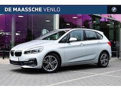 BMW 2-serie Active Tourer - 218i Executive Automaat / Trekhaak / Head Up / Navigatie / Sportstoelen / LED / Stoelverwa