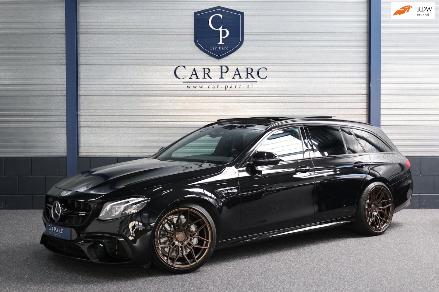 Mercedes-Benz E-klasse Estate - AMG 63 4MATIC LED/VIRTUAL/SFEER/MASSAGE+VERKOELING/LUCHT/PANO/20"LMV/360/ACC/ECC/12 MDN GA - AutoWereld.nl
