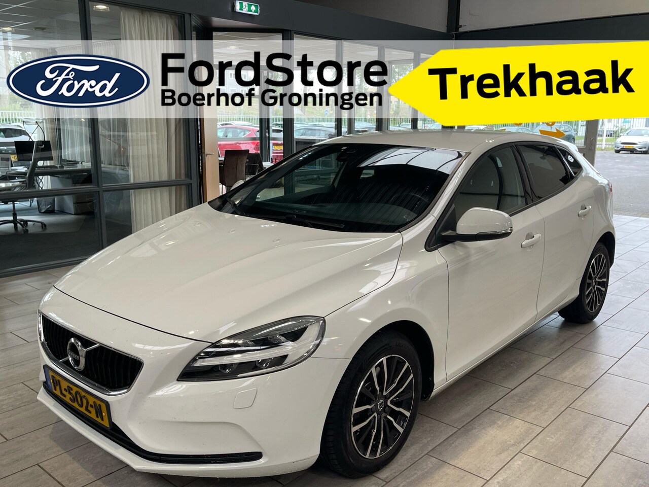 Volvo V40 - 1.5 T2 Nordic+ | Trekhaak | Standkachel | LED | Navi | Clima | Cruise | 1500 kg trekgewich - AutoWereld.nl