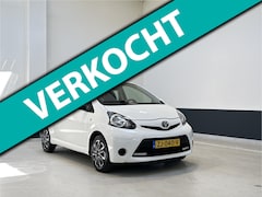 Toyota Aygo - 1.0 VVT-i Access |Airco | Radio/CD | CV | Elec ramen |Zwart dak |