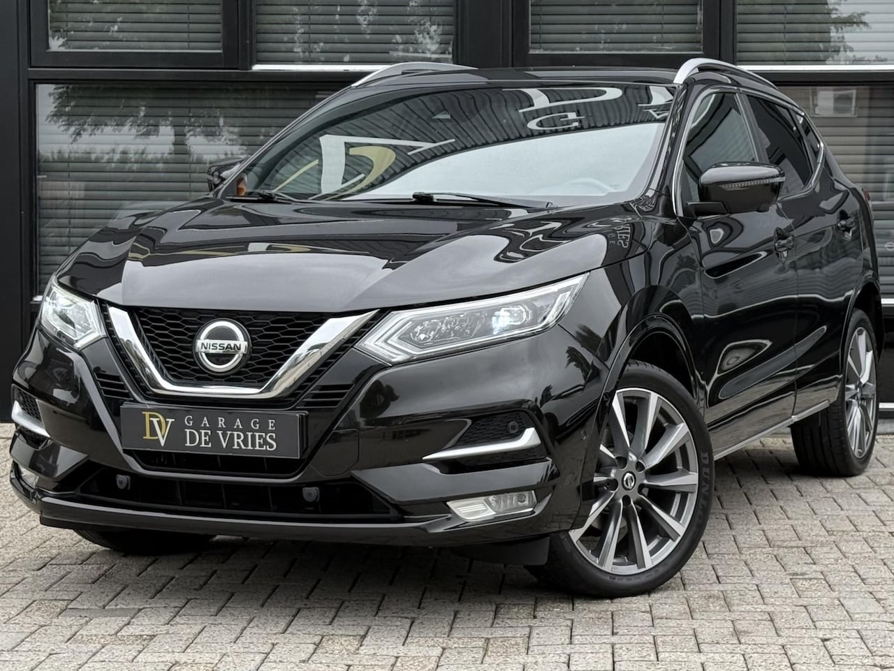 Nissan Qashqai - 1.3 DIG-T N-Tec Aut Full Option ACC BOSE Panoramadak Lane Garantie - AutoWereld.nl