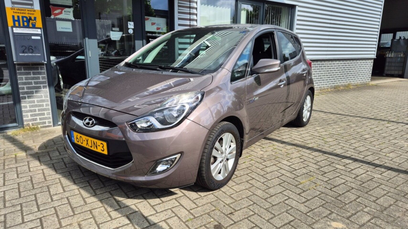 Hyundai ix20 - 1.4i Vision  PANORAMADAK AIRCO TREKHAAK LV - AutoWereld.nl