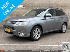 Mitsubishi Outlander - 2.0 PHEV Instyle | Leder | Pano | Climate | Cruise | Navi | Camera |