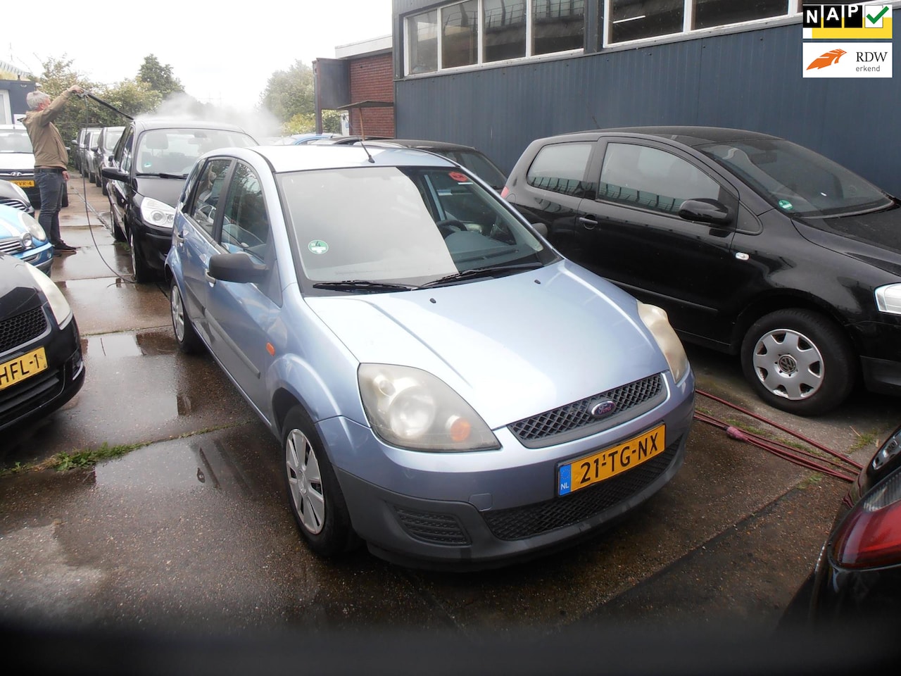 Ford Fiesta - 1.3-8V Champion 5drs airco elek pak nap apk - AutoWereld.nl