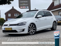 Volkswagen Golf - 7 1.4 TSI GTE / Panoramadak / Camera / Stoelverwarming / Acc / Navi / Led / 18*Inch