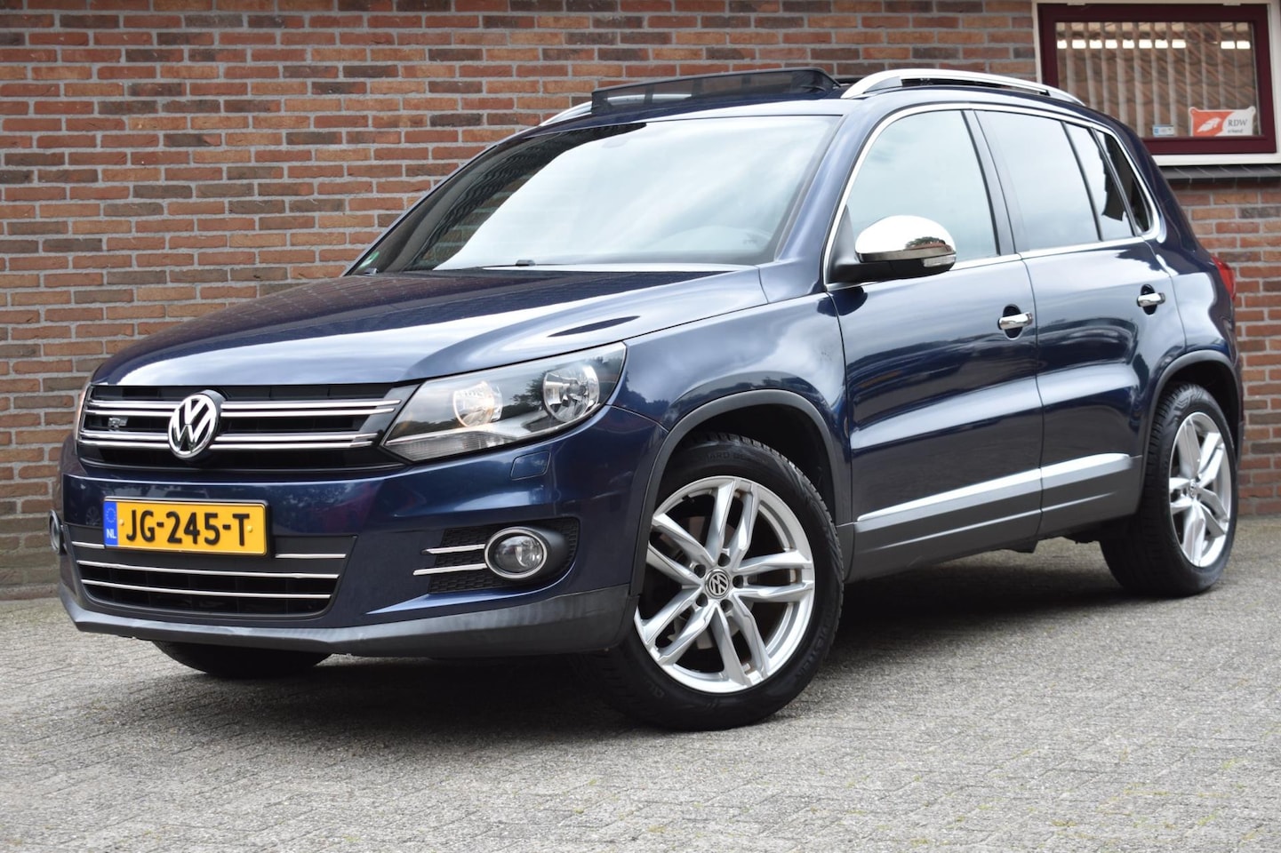 Volkswagen Tiguan - 2.0 TDI Edition '15 Pano Clima Navi Cruise Inruil mogelijk - AutoWereld.nl