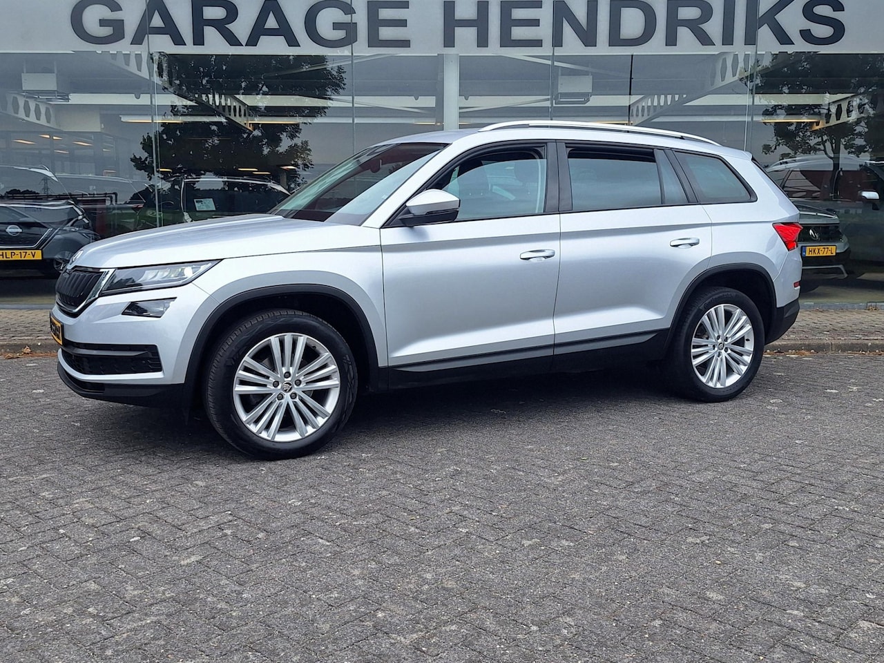 Skoda Kodiaq - 1.5 TSI Business Edition 7p Automaat | LED | Leder Alcantara | Navi | Climate | (occasion) - AutoWereld.nl