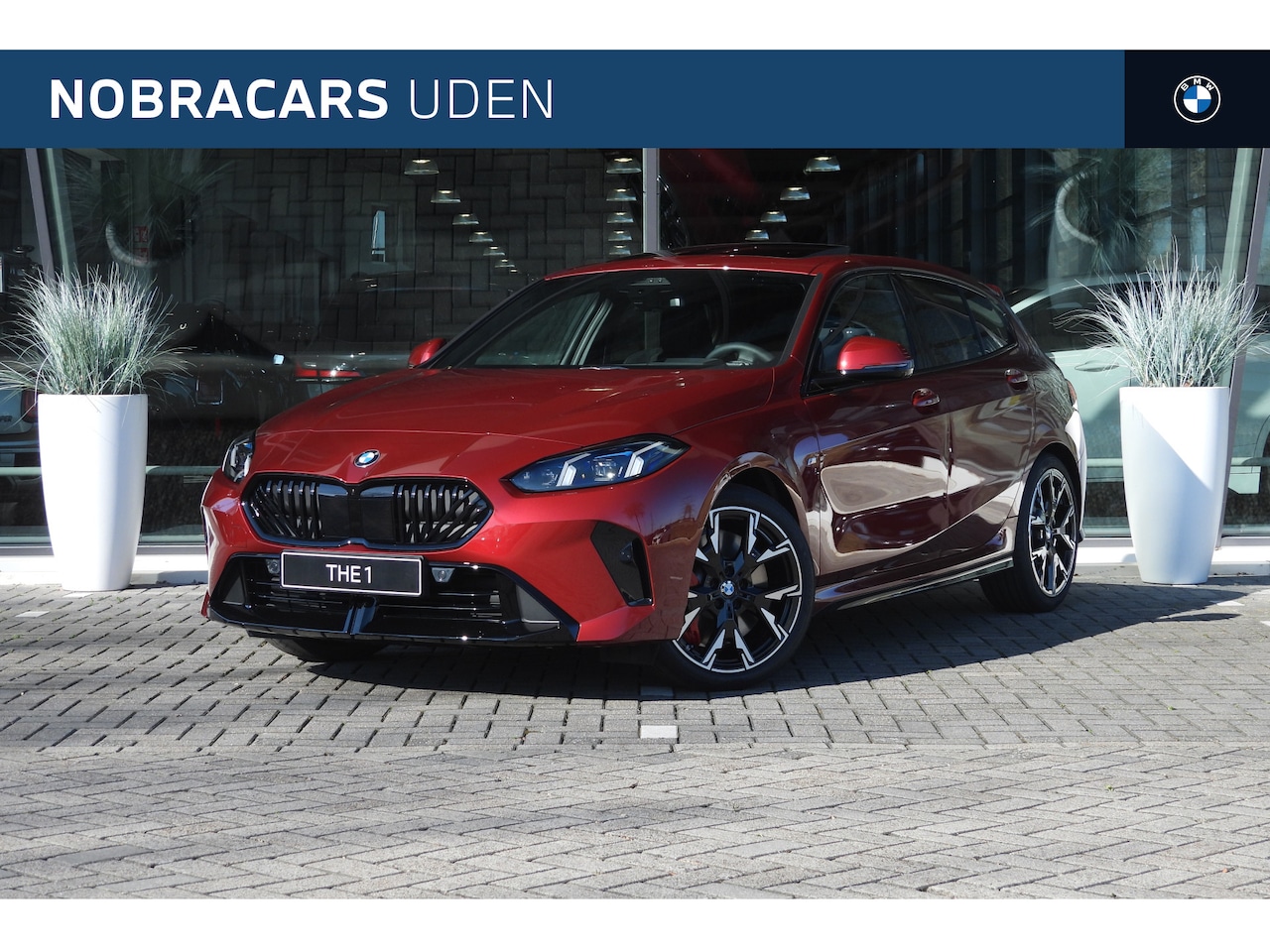 BMW 1-serie - 120 High Executive M Sport Automaat / Panoramadak / Sportstoelen / Adaptieve LED / M Adapt - AutoWereld.nl