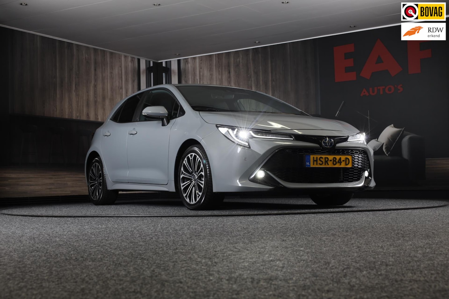 Toyota Corolla - 1.8 Hybrid Business Plus / Aut / Camera / Acc / Lane Assist / Dode Hoek / Massage / Stoelv - AutoWereld.nl