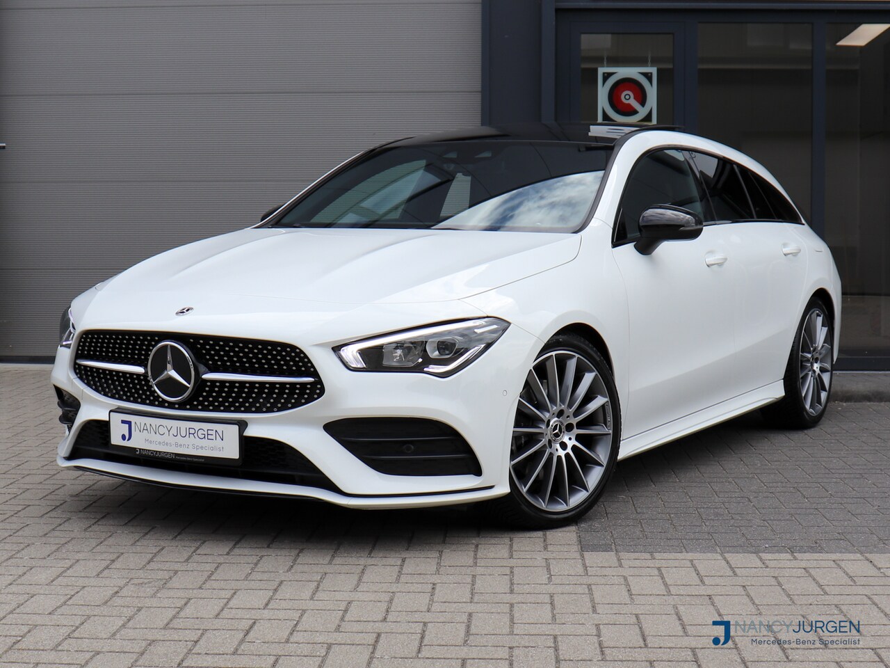 Mercedes-Benz CLA-klasse Shooting Brake - 200 Business | AMG | Night | Pano | MBUX High End | Parkeer Pakket | 19"LM AMG | - AutoWereld.nl