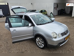 Volkswagen Polo - 1.4-16V FUN