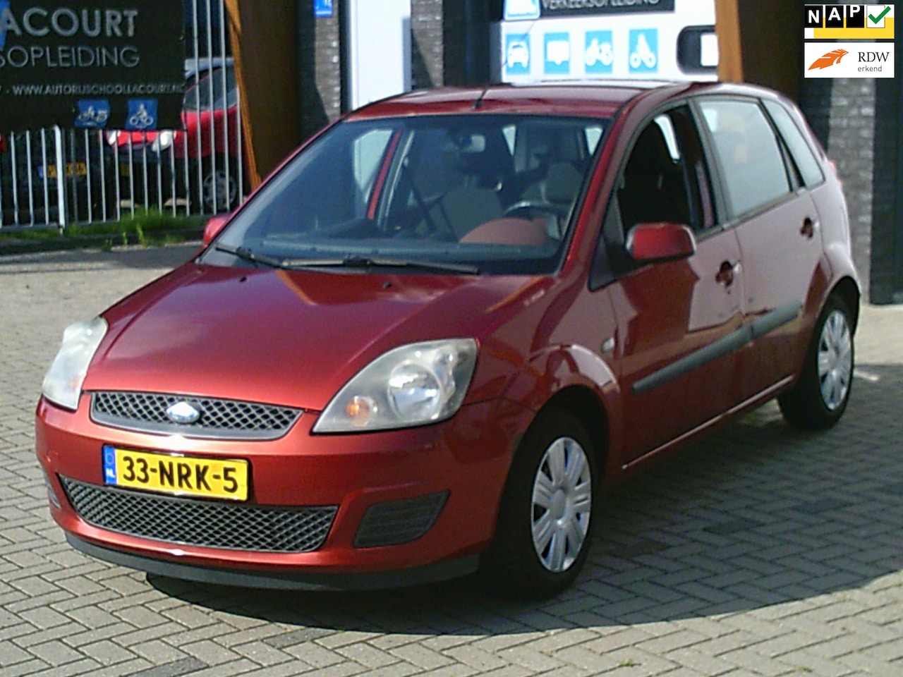 Ford Fiesta - 1.4-16V Futura XL Nwe Distr Riem & Apk Stuurbekr Airco 5-Drs - AutoWereld.nl