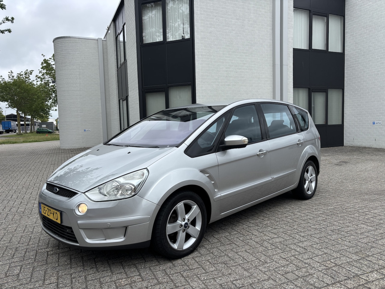 Ford S-Max - 2.0-16V 7-Persoons 146 PK. Mooie en onverwoestbare auto !!! Eerste eigenaar !! TOP AUTO ! - AutoWereld.nl