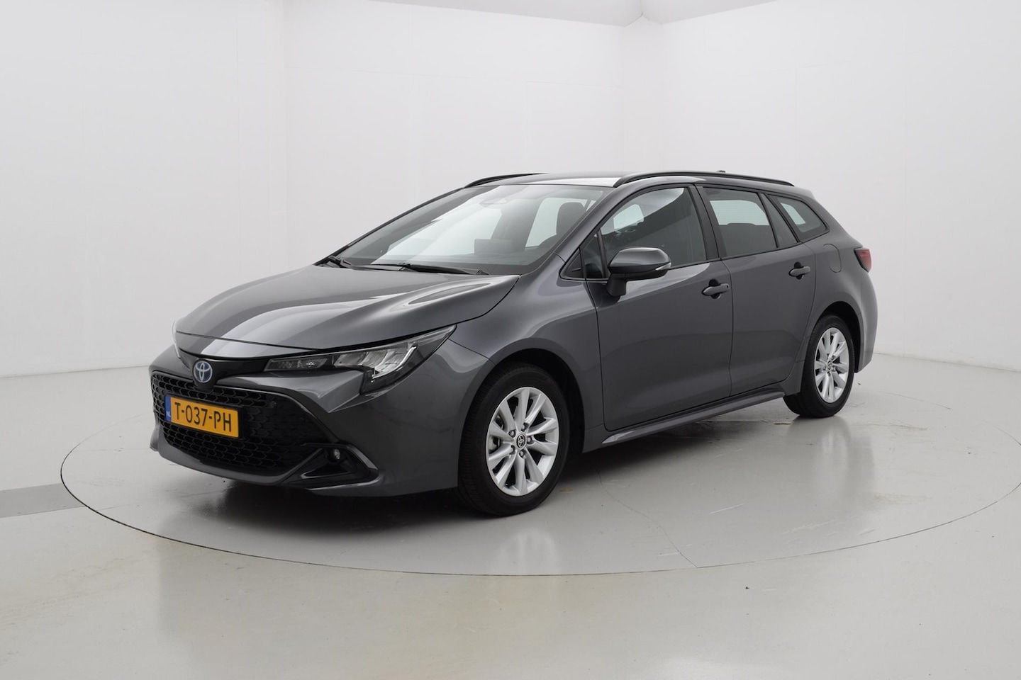 Toyota Corolla Touring Sports - 1.8 Hybrid 140 Active Apple\Android - AutoWereld.nl