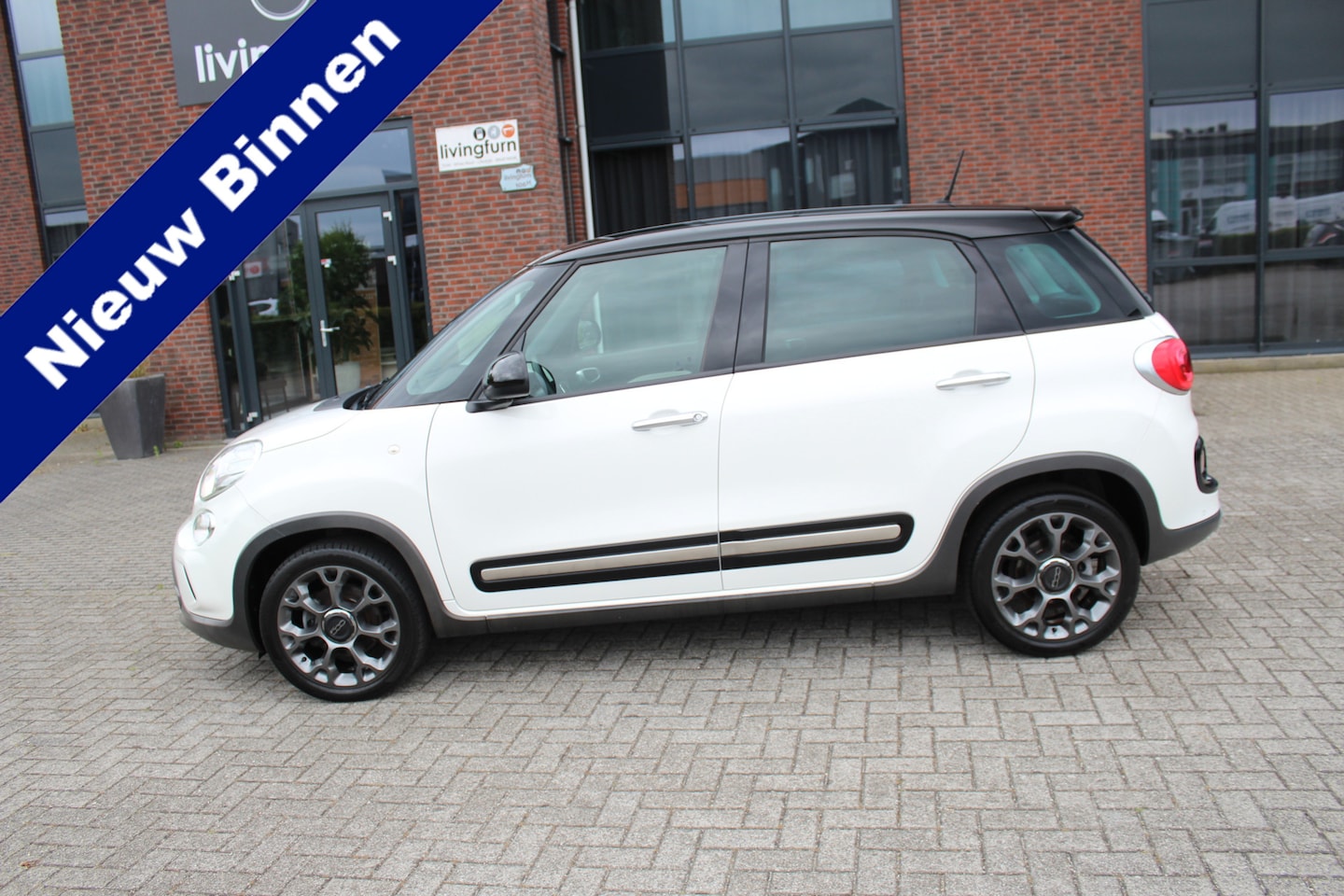 Fiat 500 L - 0.9 TwinAir Trekking Clima-Cruise-Navi 12 Maanden Bovag Garantie !! - AutoWereld.nl