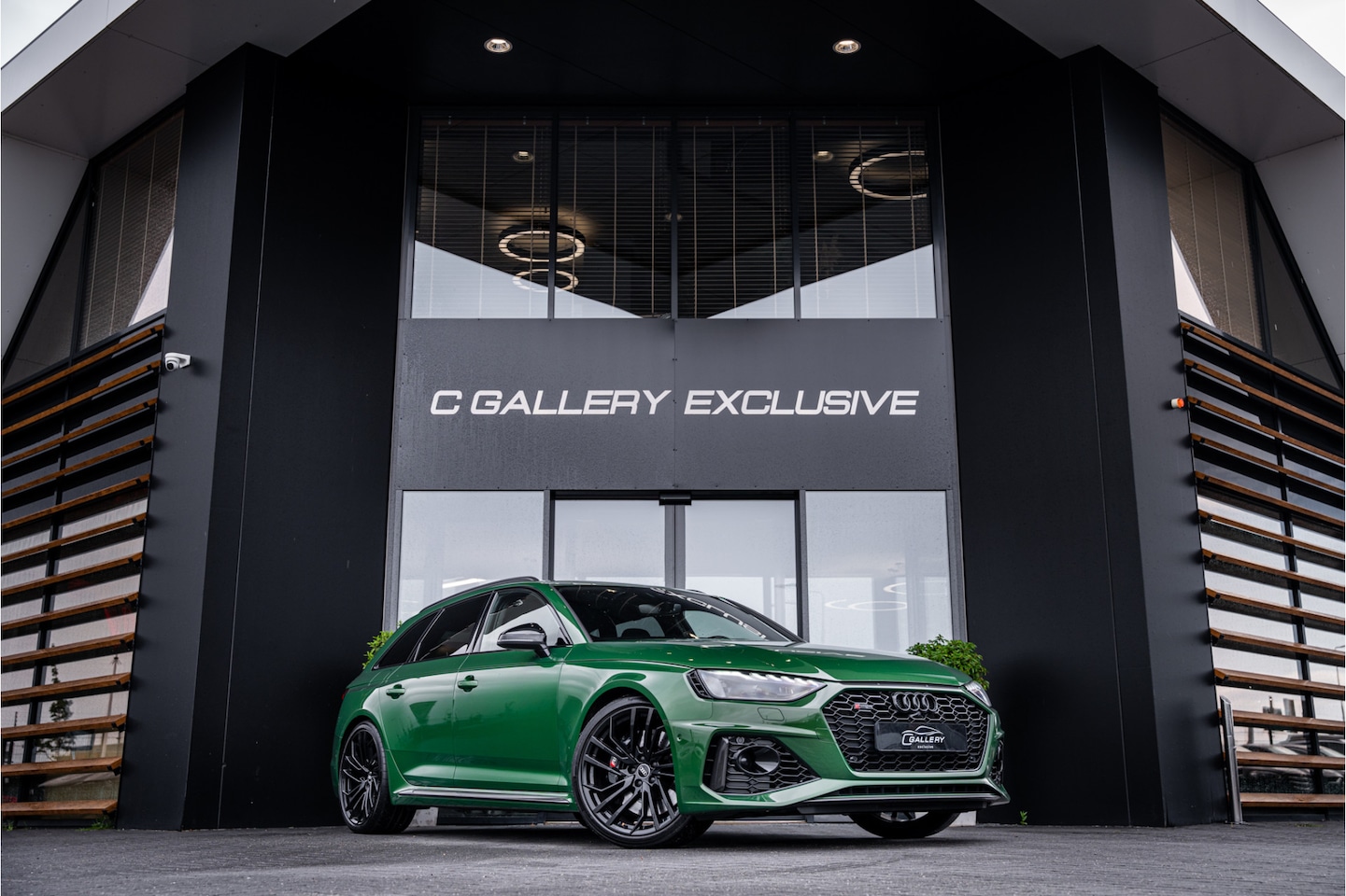 Audi RS4 - Avant 2.9 TFSI quattro - Panorama | B&O | Carbon | Elek. Trekhaak | Massage - AutoWereld.nl