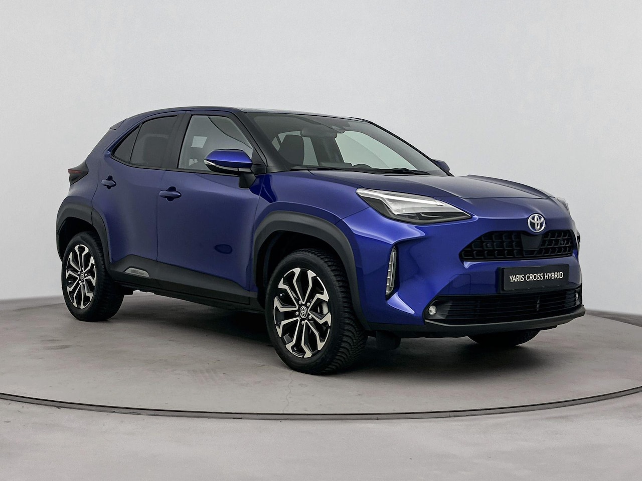 Toyota Yaris Cross - 1.5 Hybrid Dynamic | Dodehoek | Parkeersensoren | Navigatie | Stoelverwarming - AutoWereld.nl
