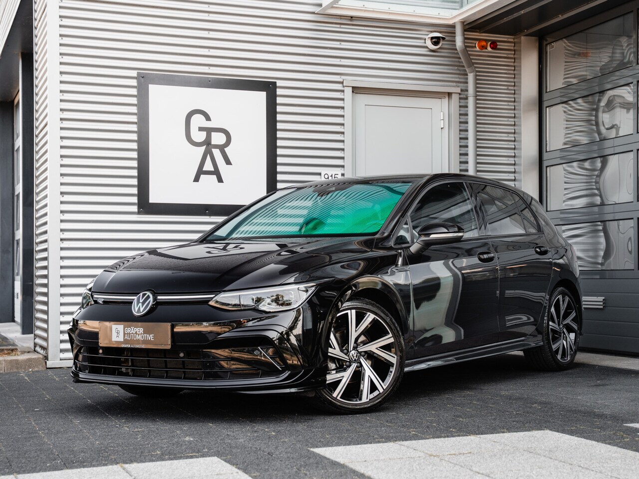 Volkswagen Golf - 1.5 eTSI R-Line Business 1.5 eTSI R-Line Business - AutoWereld.nl