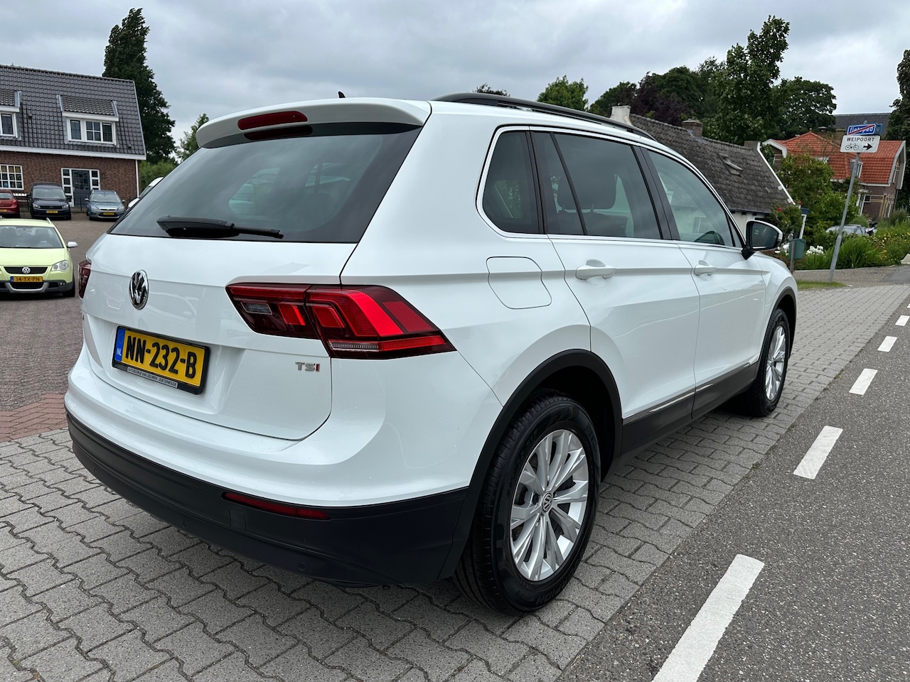 Volkswagen Tiguan - 1.4 TSI Comfortline 1.4 TSI Comfortline, Navi, Cruisecontrol, PDC, Bluetooth
