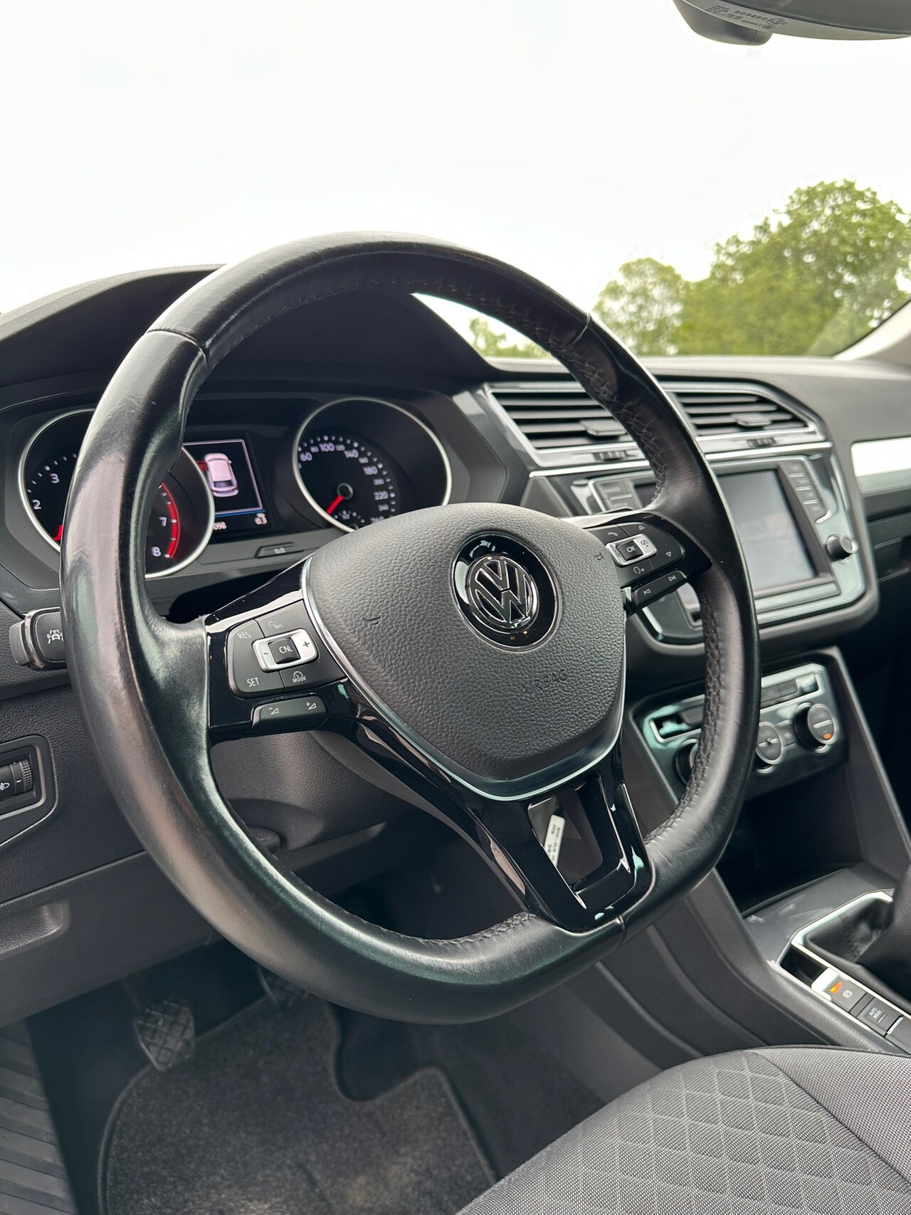 Volkswagen Tiguan - 1.4 TSI Comfortline 1.4 TSI Comfortline, Navi, Cruisecontrol, PDC, Bluetooth