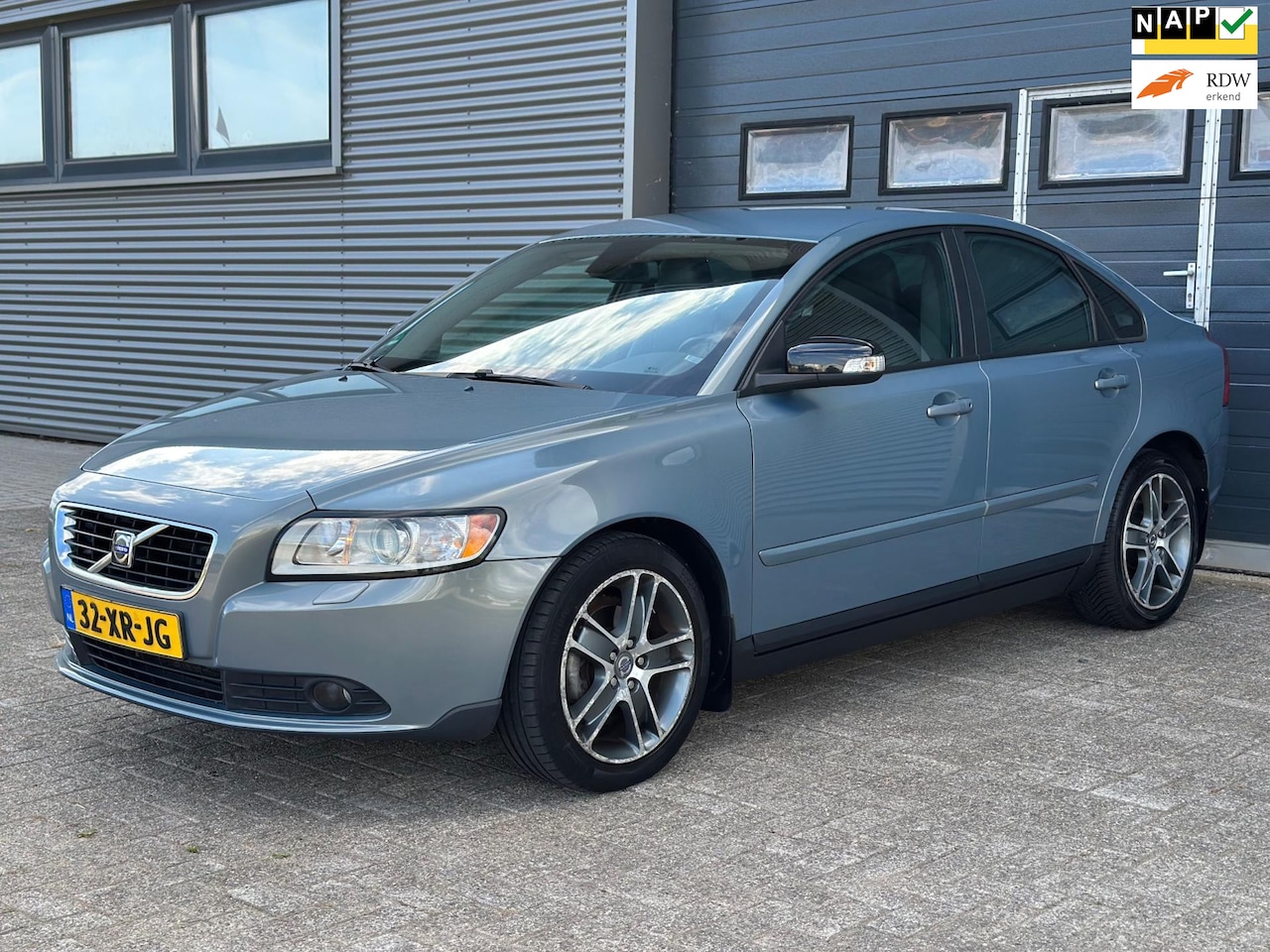Volvo S40 - 2.0 Edition II ZEER NETTE AUTO - 2 DE EIGENAAR - AIRCO - NWE APK!! - AutoWereld.nl