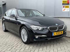 BMW 3-serie Touring - 318i Luxury / Leder / Panorama Dak