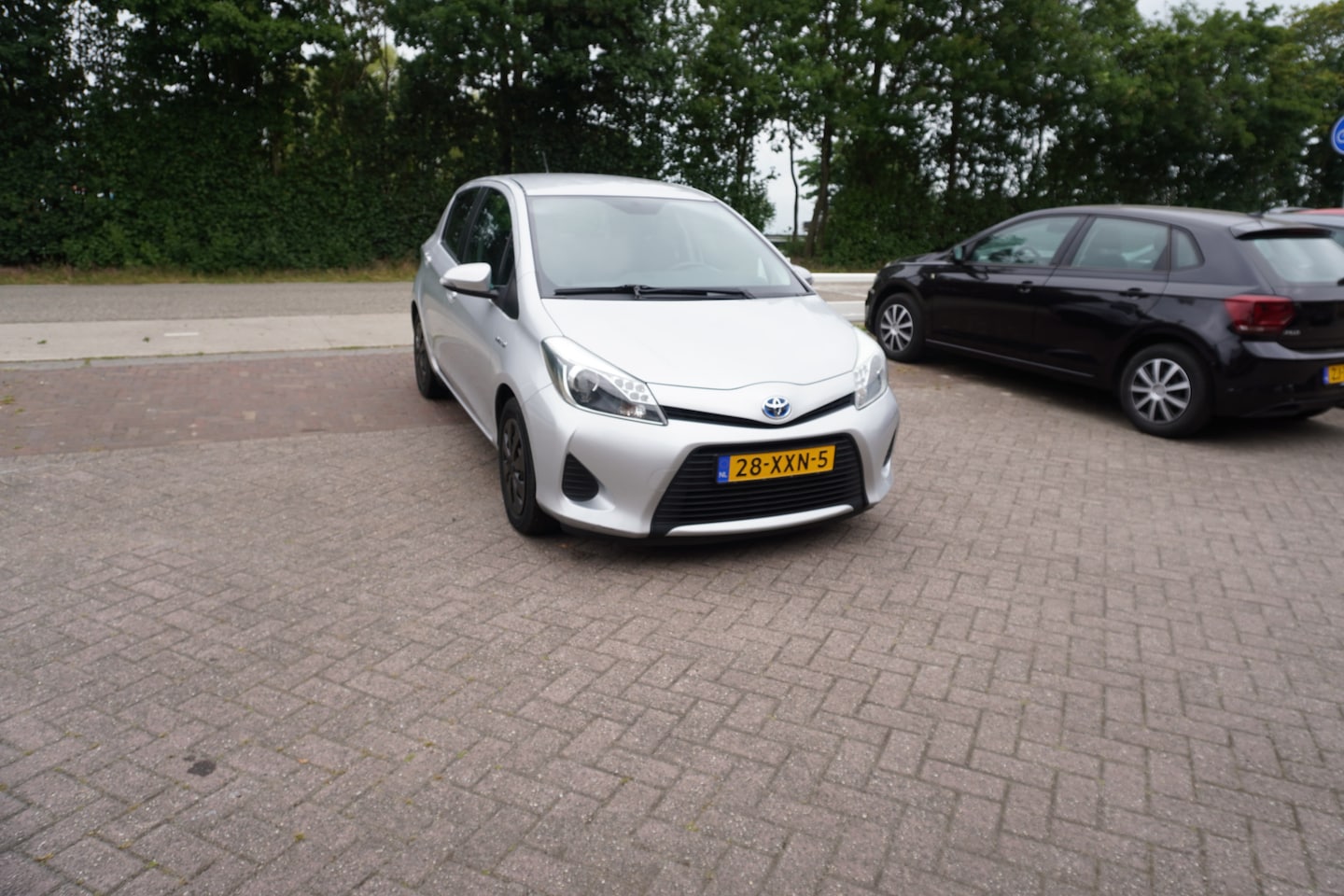 Toyota Yaris - 1.5 Full Hybrid Aspiration TREKHAAK CAMERA NAVI CRUISE - AutoWereld.nl