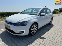 Volkswagen Golf - 1.4 TSI GTE Carplay, Camera, Trekhaak, Park Assist