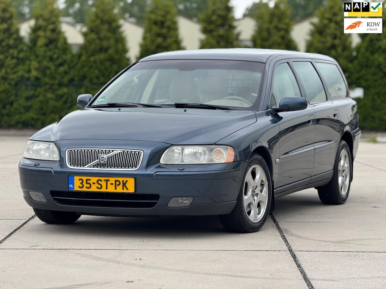 Volvo V70 - 2.4D Edition II | Automaat | Leder stoelen | Stoelverwarming | Trekhaak | - AutoWereld.nl