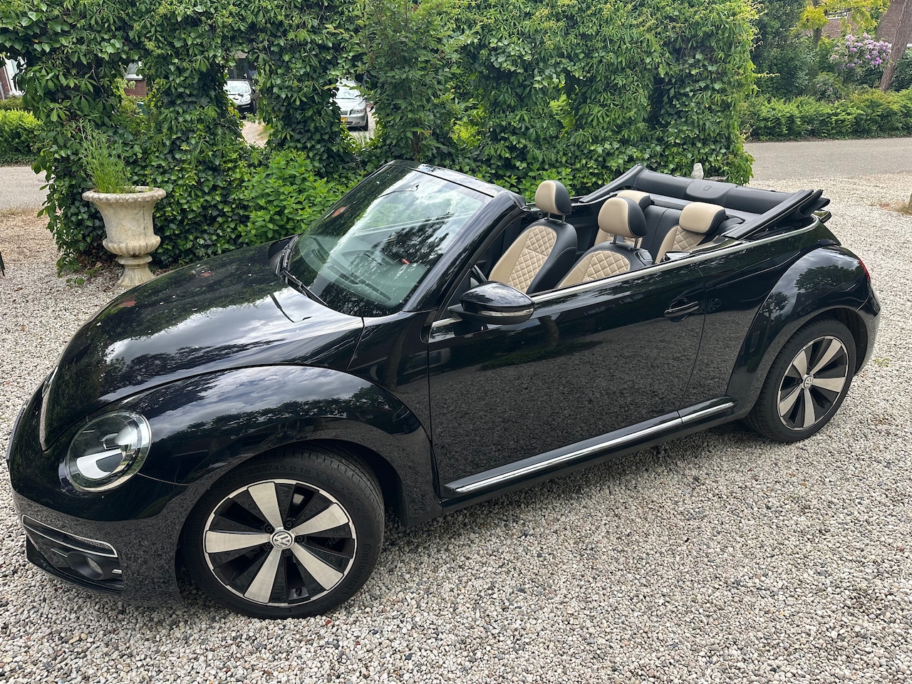 Volkswagen Beetle Cabriolet - 1.4 TSI Design BlueMotion 1.4 TSI Exclusive - AutoWereld.nl