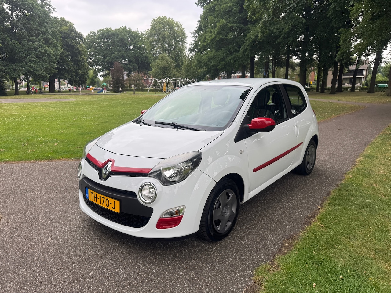 Renault Twingo - 1.2 16V Acces -2014-LAGE KM STAND-NAP - AutoWereld.nl
