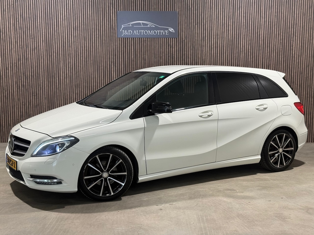 Mercedes-Benz B-klasse - 180 Ambition 2012 LED NAVI BLUETOOTH - AutoWereld.nl