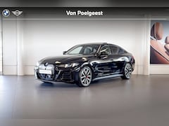 BMW i4 - eDrive40 | M Sport | Stoelverwarming | Glazen Schuif-/kanteldak | Achteruitrijcamera | Sel