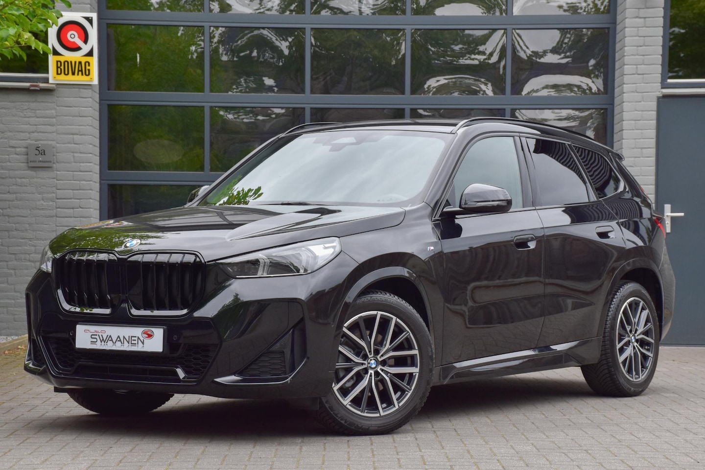 BMW X1 - 18i M Sport | LED | Carplay | Fabrieksgarantie - AutoWereld.nl
