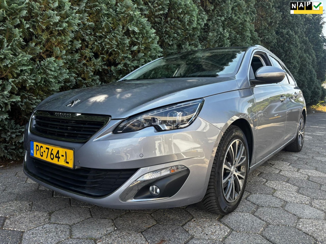 Peugeot 308 SW - 1.2 | Automaat | Pano - AutoWereld.nl