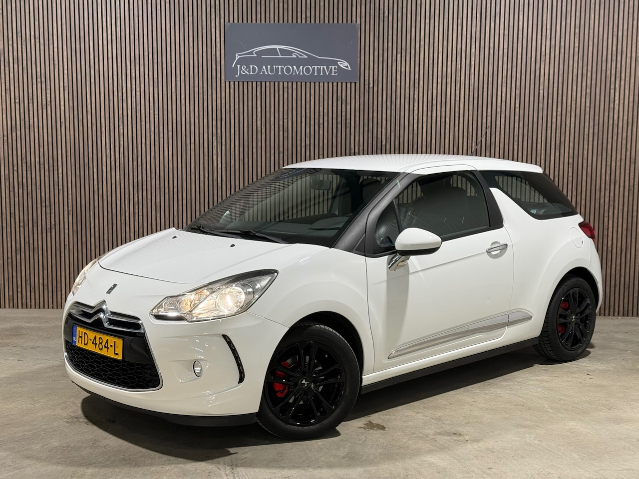 DS 3 - 1.2 PureTech So Chic 2015 NAP AIRCO CRUISE ELEK-RAMEN - AutoWereld.nl