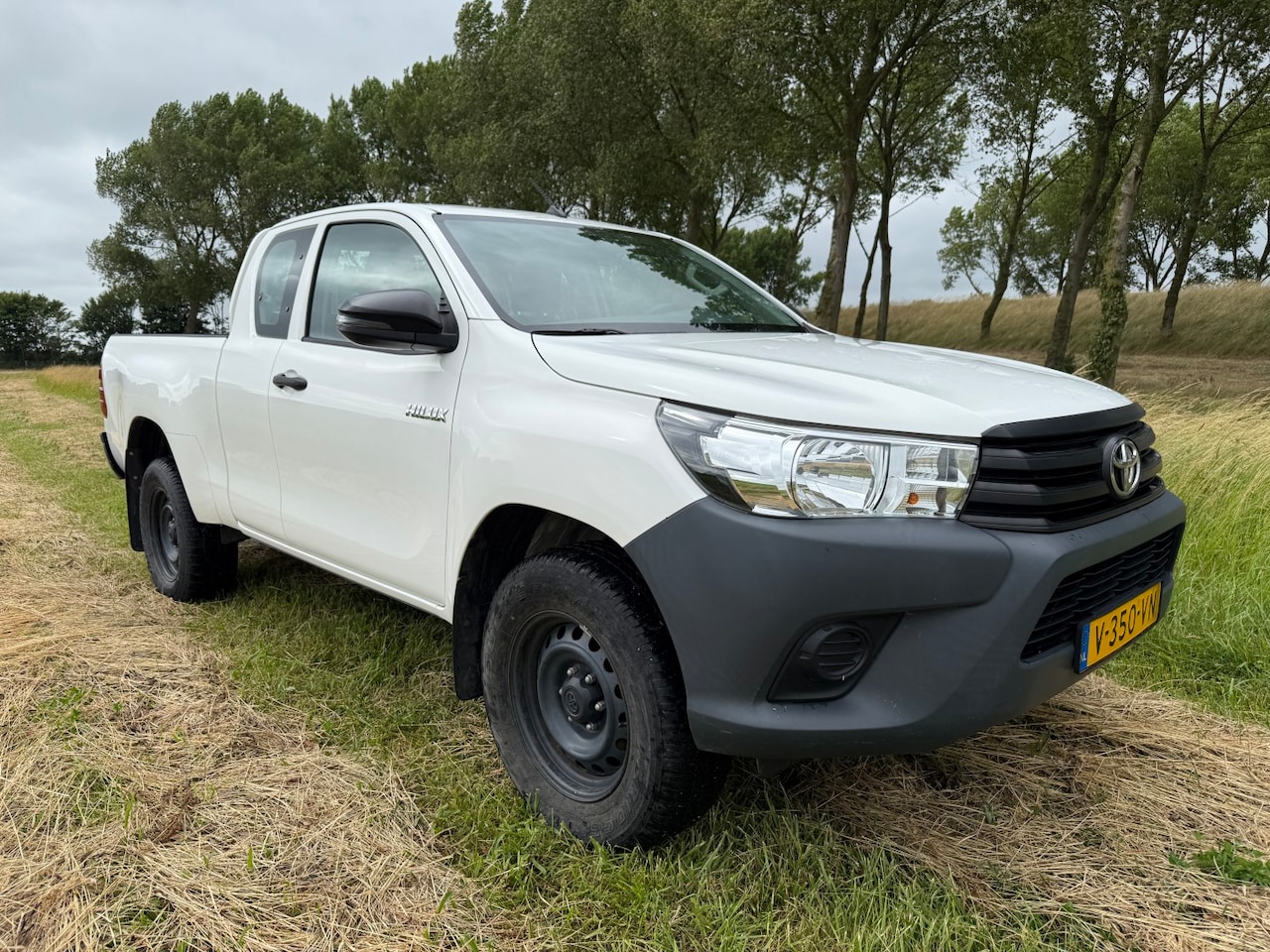 Toyota HiLux - 2.4 D-4D-F Xtra Cab Cool Comfort / 1e eigenaar / dealer onderhouden - AutoWereld.nl