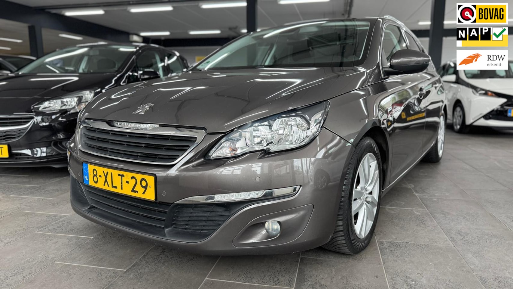 Peugeot 308 SW - 1.6 BlueHDI Blue Lease Executive pano navi clima cruise controle elektrische pakket lm-vel - AutoWereld.nl