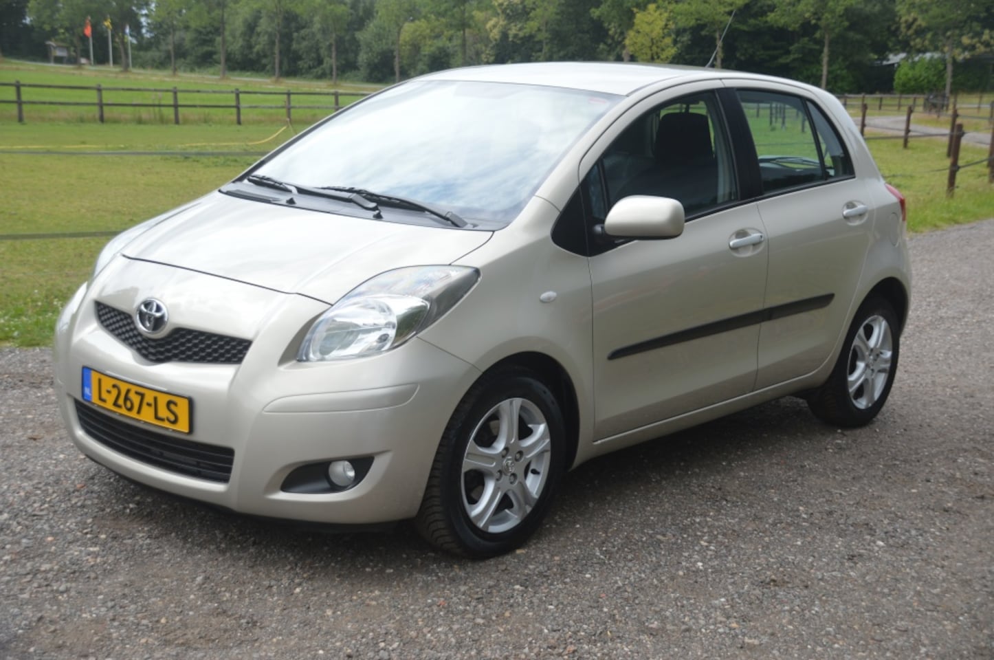 Toyota Yaris - 1.3 VVTi Aspiration Automaat 5 deurs Airco - AutoWereld.nl