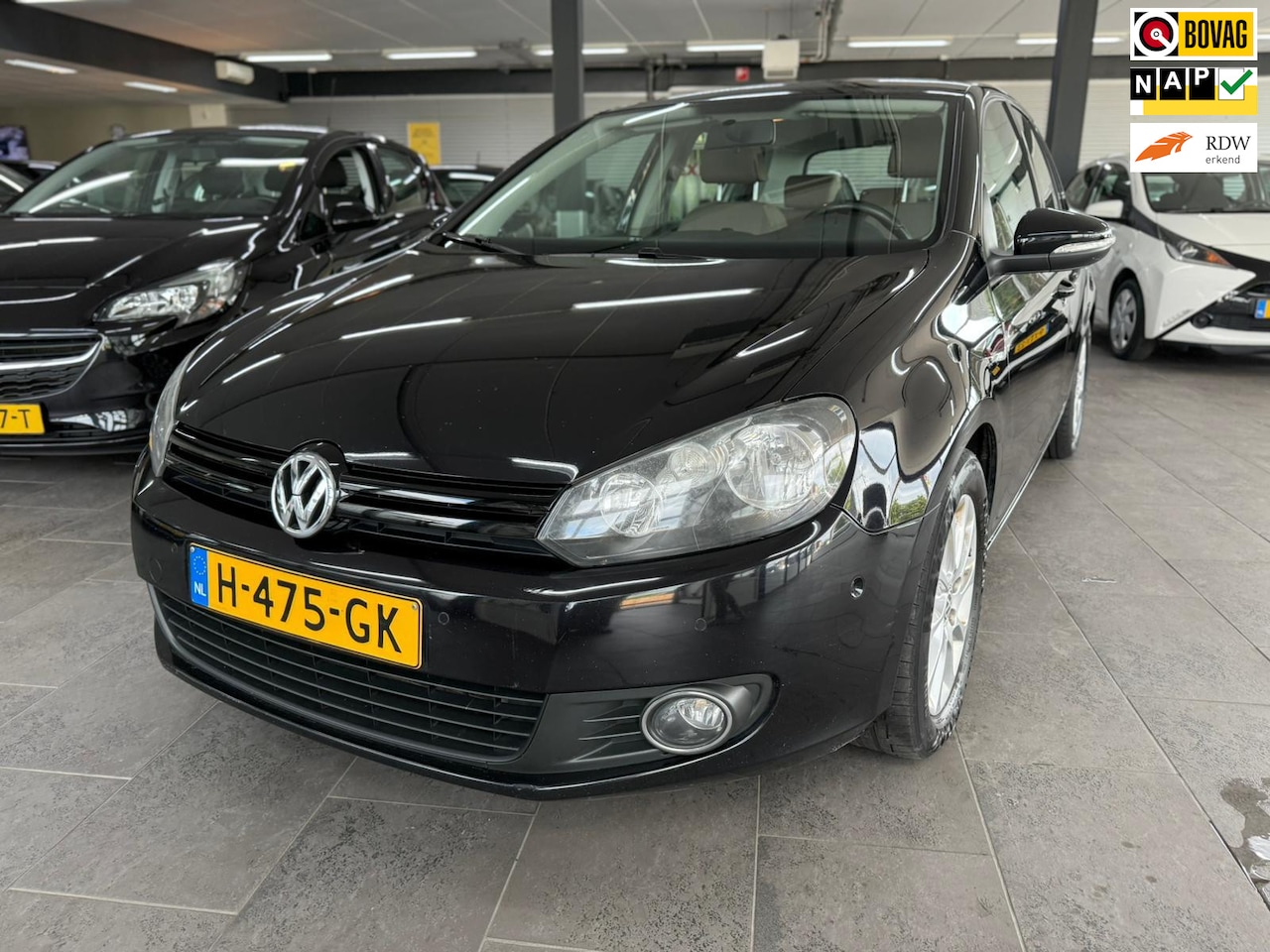 Volkswagen Golf - 1.6 TDI BlueMotion 5-deurs navi clima cruise controle lm-velgen elektrische pakket parkeer - AutoWereld.nl