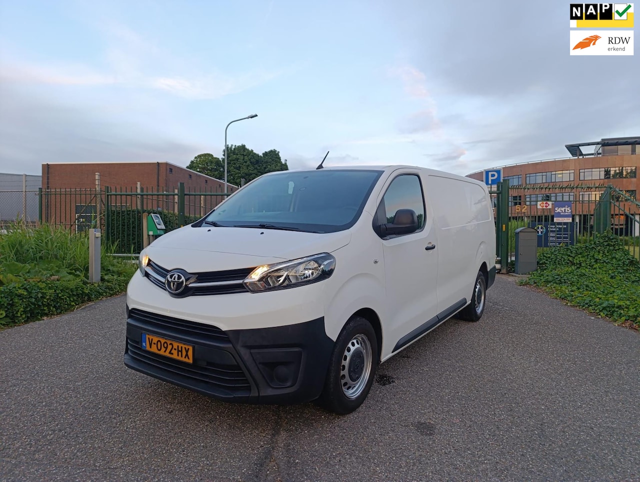 Toyota PROACE Long Worker - 2.0 D-4D Cool Comfort Airco! Nap!!! - AutoWereld.nl