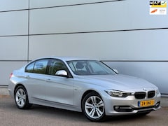BMW 3-serie - 320i Executive Automaat |Navi |Cruise |Airco |Lmv |Nap |Boekjes