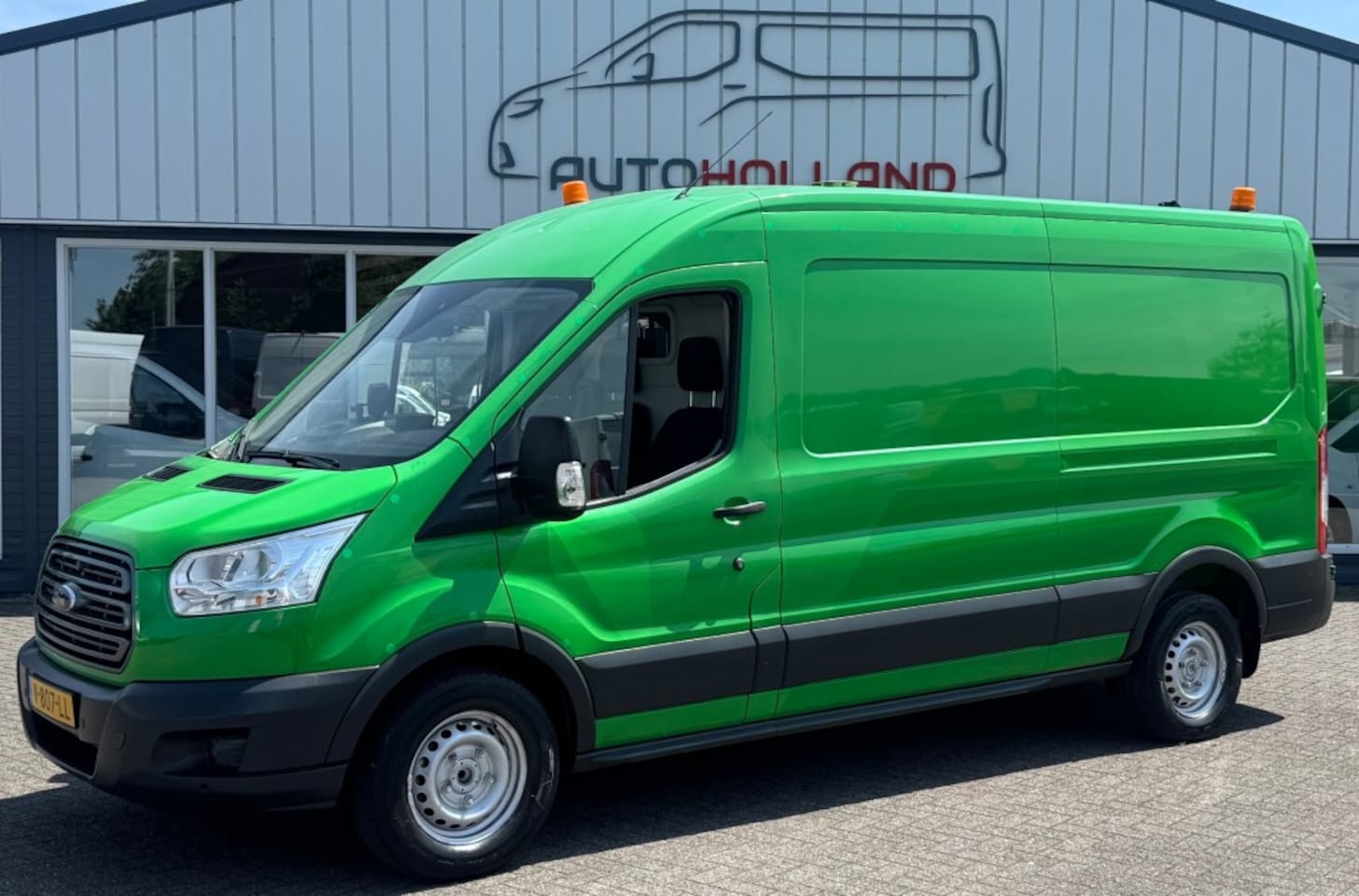 Ford Transit - 2.0 TDCI 96KW 131PK L3H2 EURO 6 AIRCO/ NAVIGATIE/ CRUISE CONTROL/ 100% DEALERONDERHOUDEN - AutoWereld.nl