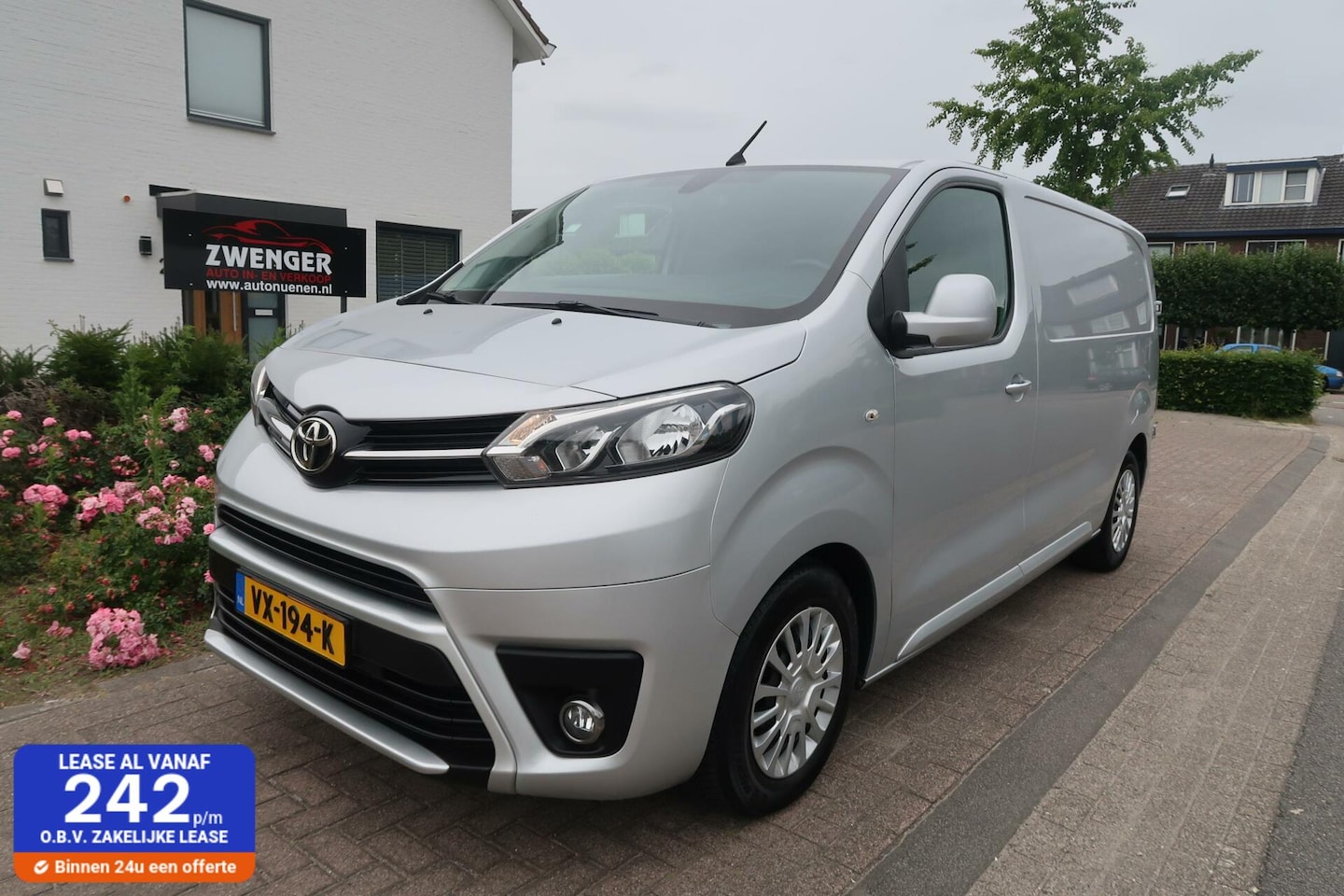Toyota ProAce Worker - 1.6 D-4D MARGE|NAVIGATIE|KEYLESS|TREKHAAK|CAMERA|CLIMATE-AIRCO|DEALER ONDERHOUDEN - AutoWereld.nl